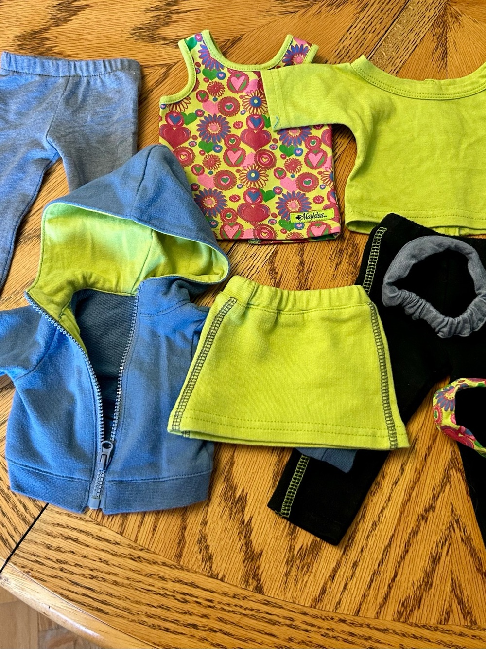 Maplelea Gaggle of Glee outfit (no green headband)